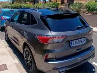 Usado Ford Kuga ST-Line 150 CV (110 kW) 2023 Gris / plata SUV