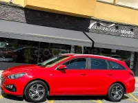 Usado Hyundai i30 136 CV (100 kW) 2021 Rojo Familiar