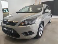 Usado Ford Focus Titanium 109 CV (80 kW) 2010 Beige Berlina