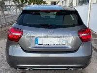 Usado Mercedes A200 Urban 136 CV (100 kW) 2017 Gris / plata Berlina