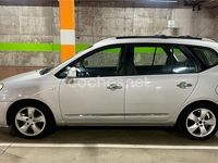 Usado Kia Carens Active 140 CV (102 kW) 2008 Gris / plata Monovolumen
