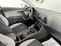 Usado Seat Leon Style 131 CV (96 kW) 2019 Plateado Utilitario
