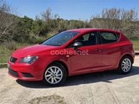 Usado Seat Ibiza Reference 90 CV (66 kW) 2015 Rojo Berlina