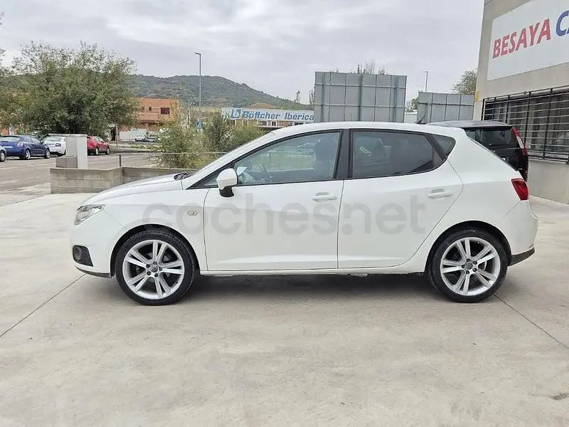 Usado Seat Ibiza Sport 85 HP (62 kW) 2009 Branco Sedan