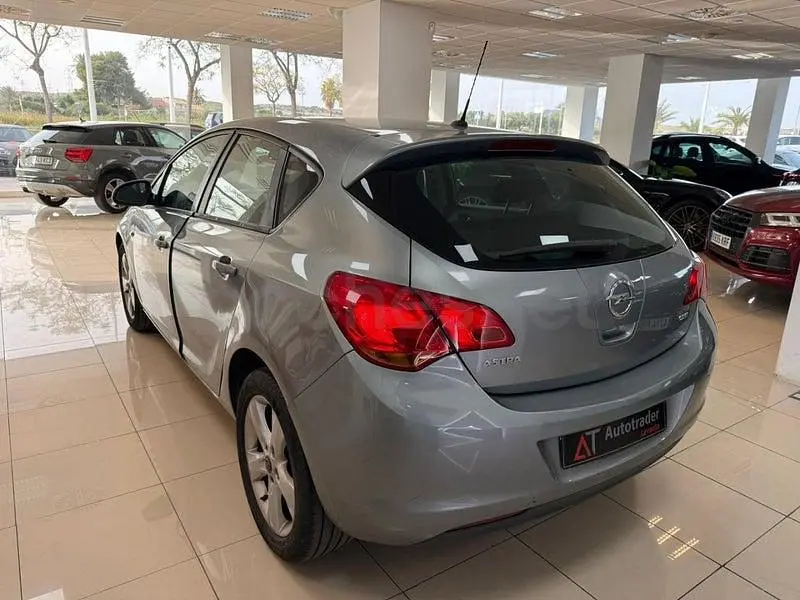 Brugt Opel Astra Selective 110 HK (80 kW) 2012 Grå Sedan