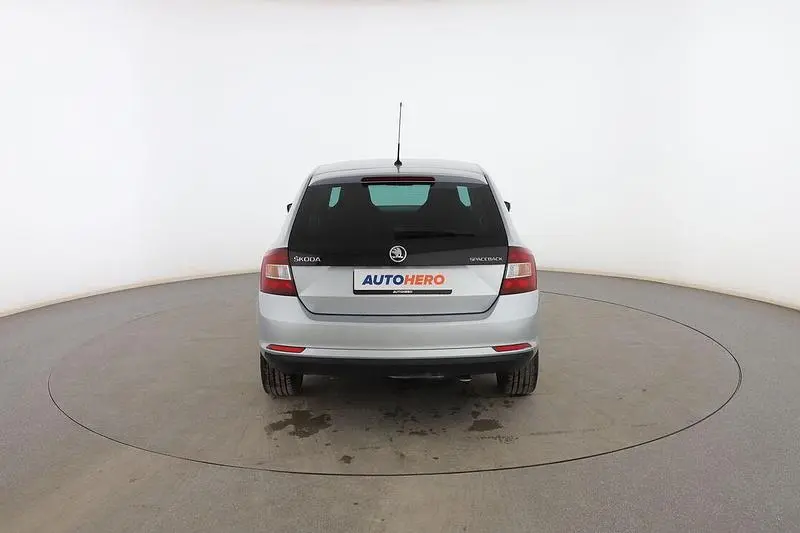 Usado Skoda Rapid Ambition 90 HP (66 kW) 2016 Cinzento Citadino
