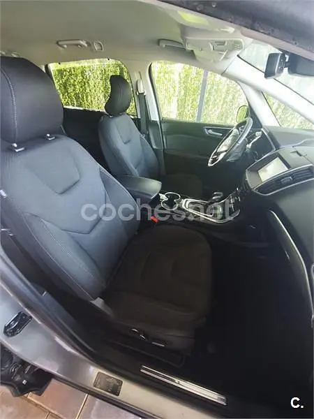 Używany Ford S-MAX Titanium 150 KM (110 kW) 2016 Beżowy Minivan