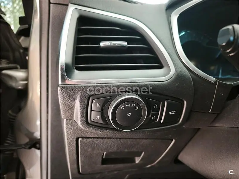 Używany Ford S-MAX Titanium 150 KM (110 kW) 2016 Beżowy Minivan