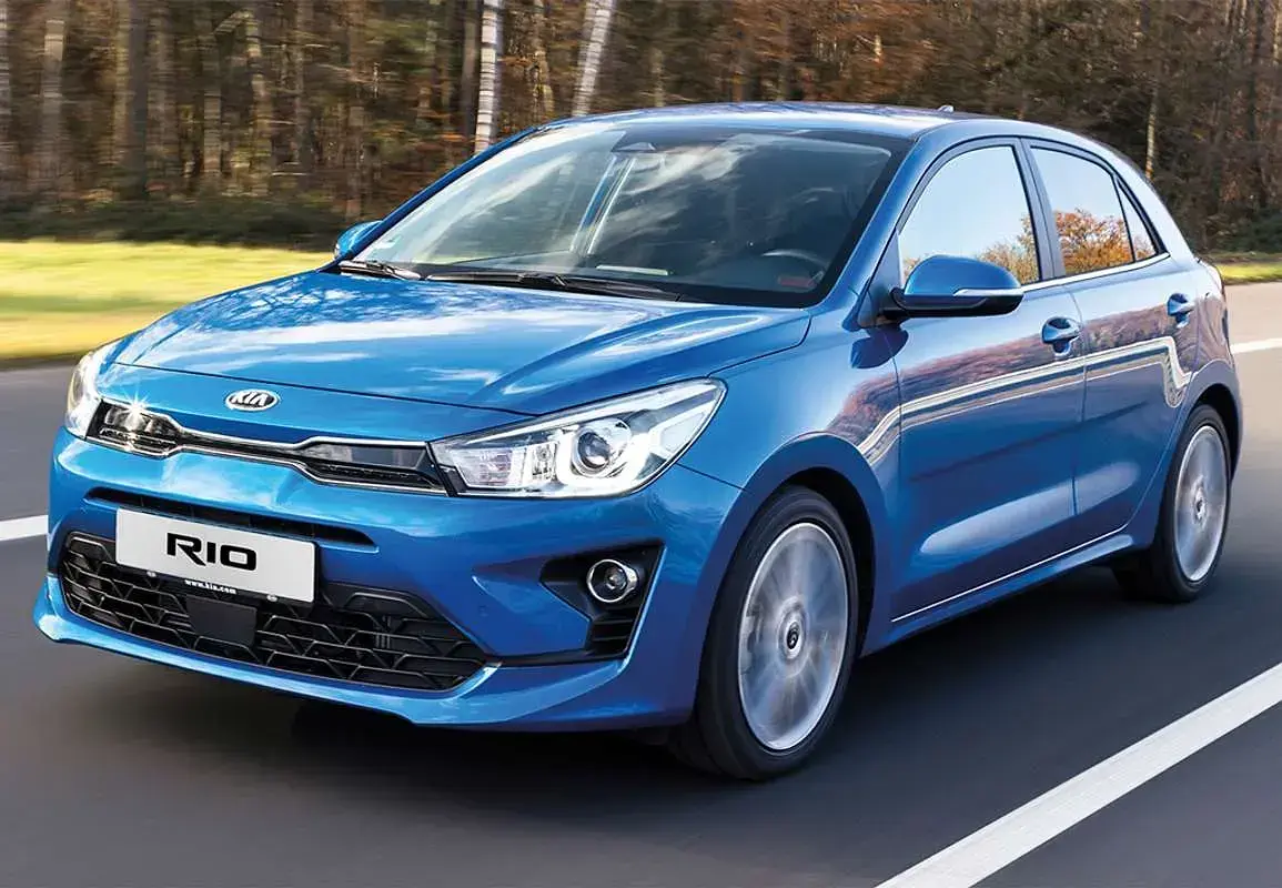 Usado Kia Rio 101 HP (74 kW) 2023 Branco Citadino