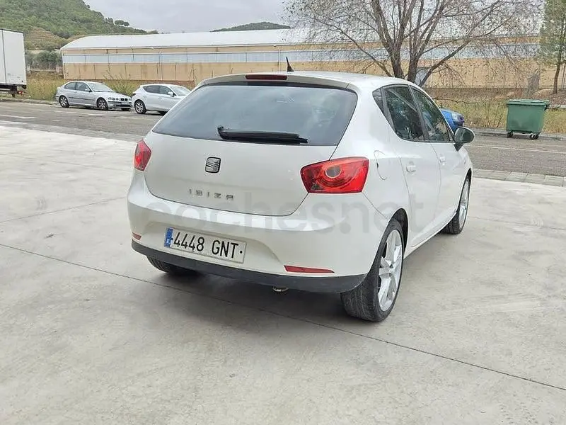 Usado Seat Ibiza Sport 85 HP (62 kW) 2009 Branco Sedan