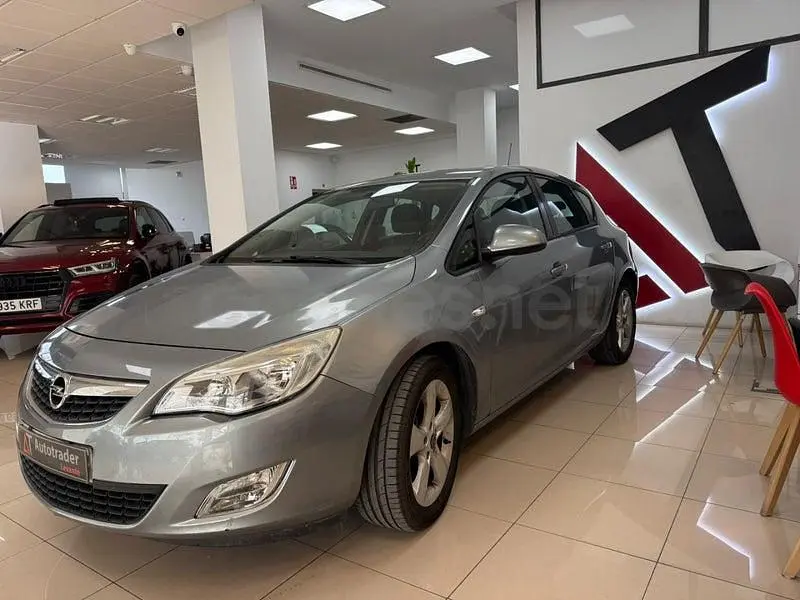 Brugt Opel Astra Selective 110 HK (80 kW) 2012 Grå Sedan