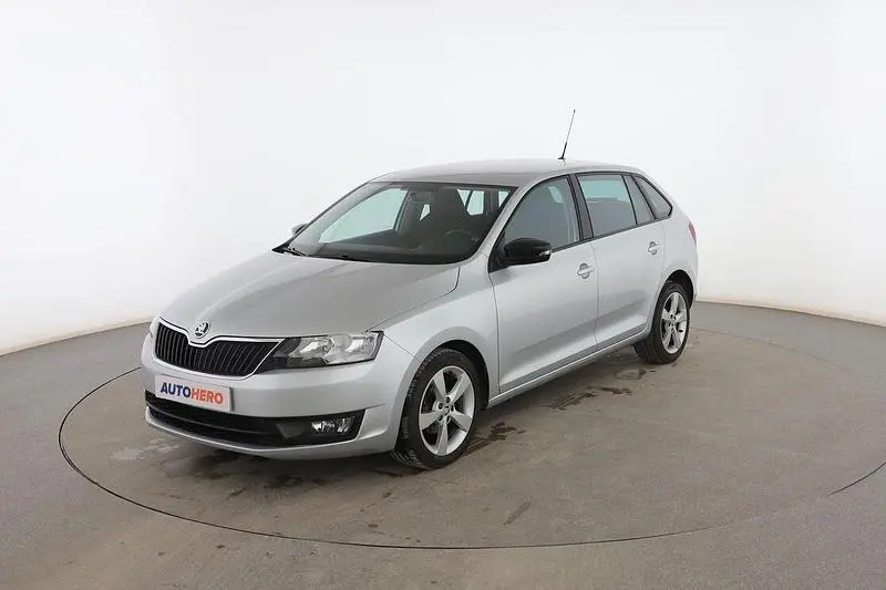Usado Skoda Rapid Ambition 90 HP (66 kW) 2016 Cinzento Citadino