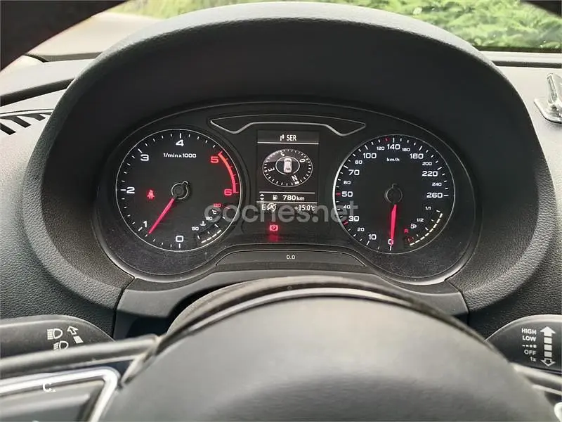 Usado Audi A3 Advanced 110 HP (80 kW) 2015 Branco Sedan