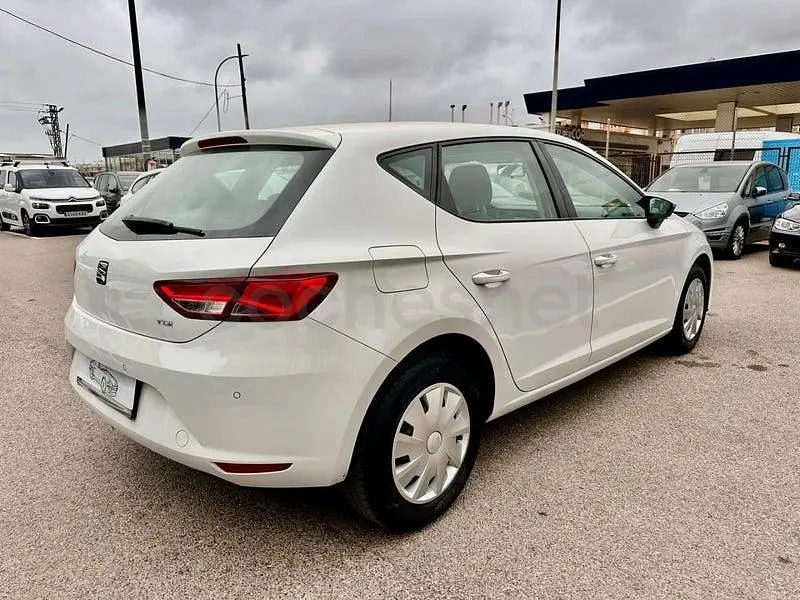 Usado Seat Leon I-Tech 105 HP (77 kW) 2015 Branco Sedan