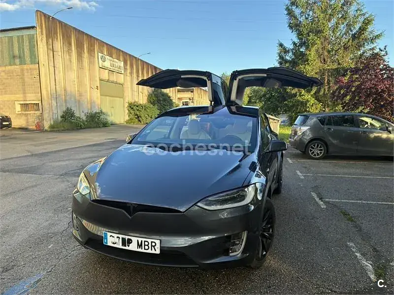 Używany Tesla Model X 311 kW (423 KM) 2018 Eléctrico SUV