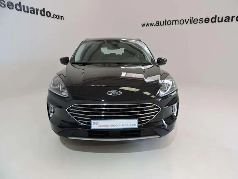 Używany Ford Kuga Titanium 226 KM (166 kW) 2022 Czarny SUV