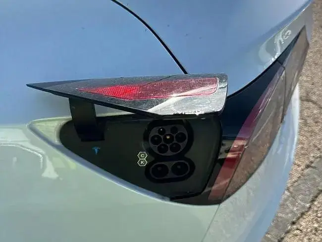 Używany Tesla Model 3 350 kW (476 KM) 2021 Biały Sedan/Limuzyna