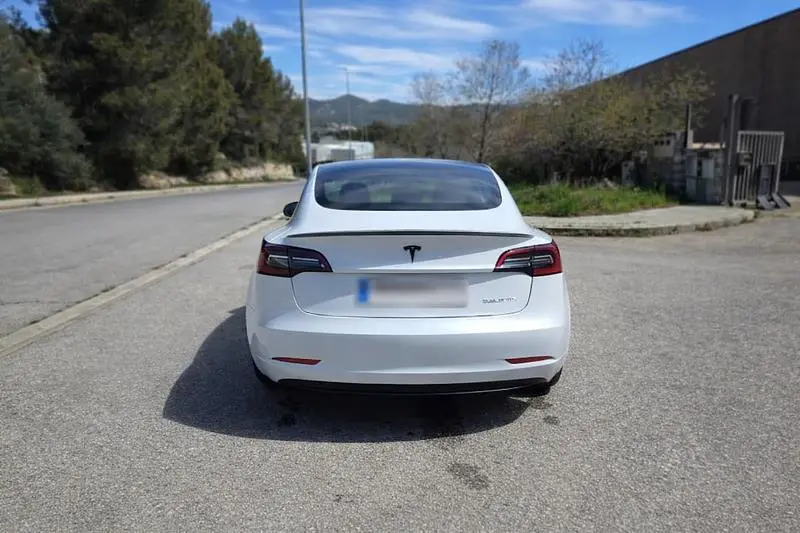 Używany Tesla Model 3 Performance 377 kW (513 KM) 2023 Biały Sedan/Limuzyna