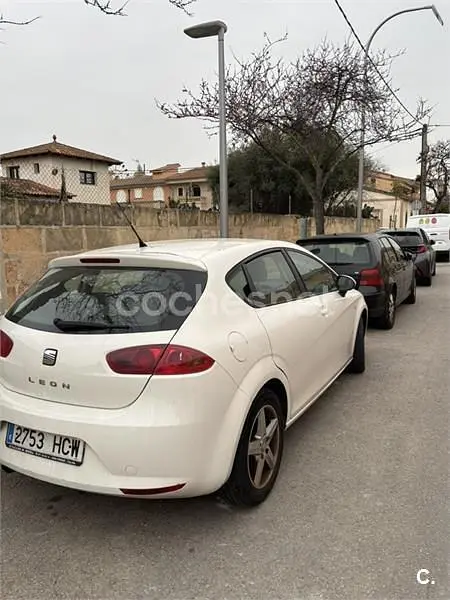 Używany Seat Leon 90 KM (66 kW) 2011 Biały Hatchback
