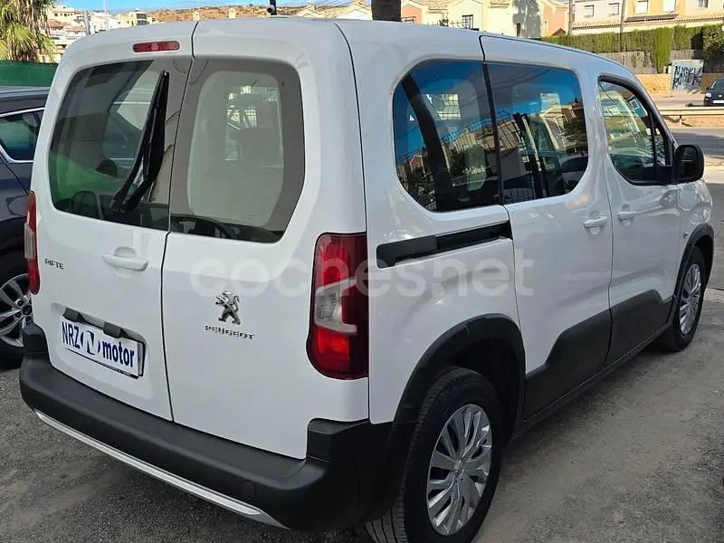 Gebraucht Peugeot Rifter Active 100 PS (73 kW) 2019 Weiß Van / Kleinbus