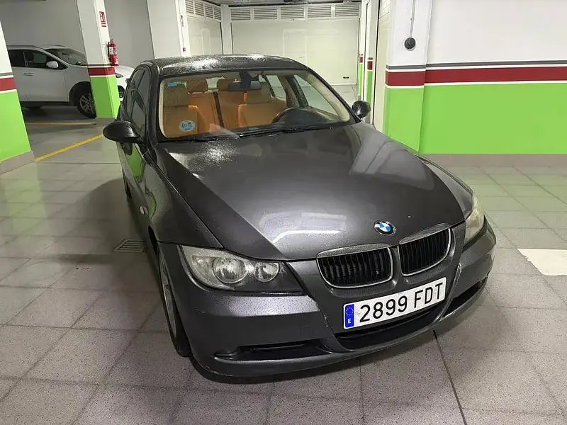 Begagnad BMW 320 170 HK (125 kW) 2007 Grå Sedan