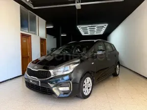 Begagnad Kia Carens