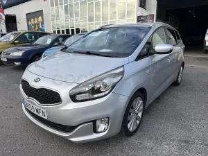 Begagnad Kia Carens