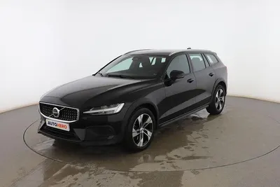 Käytetty Volvo V60 CC Core 197 HP (144 kW) 2022 Musta Farmari