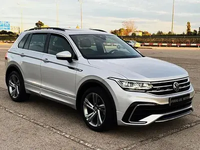 Käytetty VW Tiguan R-line 150 HP (110 kW) 2022 Hopea Katumaasturi