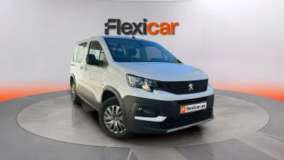 Gebraucht Peugeot Rifter Active 102 PS (75 kW) 2023 Weiß Van / Kleinbus