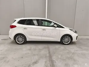 Begagnad Kia Carens