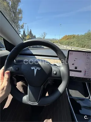Używany Tesla Model 3