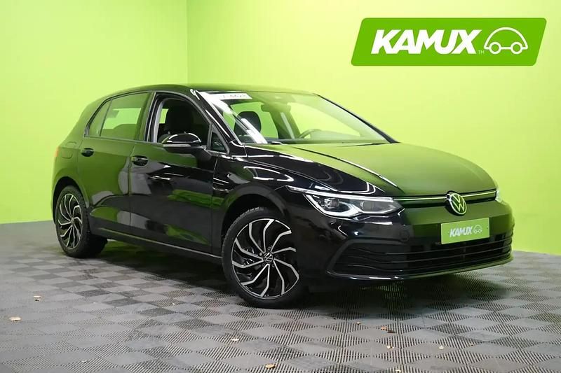 Käytetty VW Golf VIII Edition 131 HP (96 kW) 2020 Musta Sedan