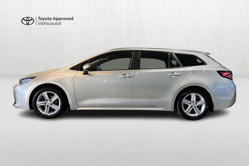 Käytetty Toyota Corolla Active 122 HP (89 kW) 2021 Hopea Farmari