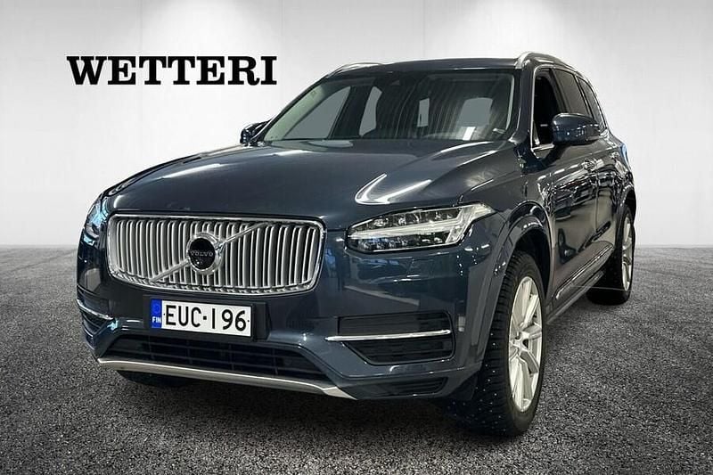 Käytetty Volvo XC90 Inscription 303 HP (222 kW) 2018 Violetti Katumaasturi