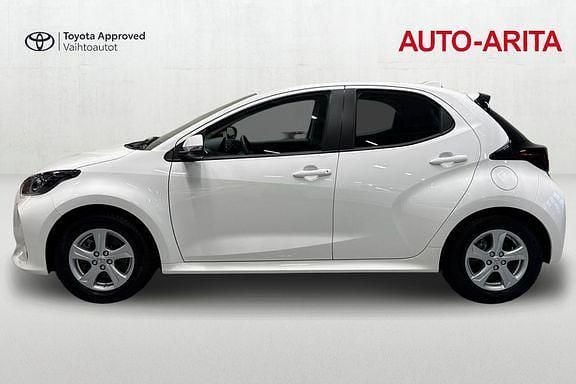 Käytetty Toyota Yaris Active 99 HP (72 kW) 2022 Valkoinen Viistoperä