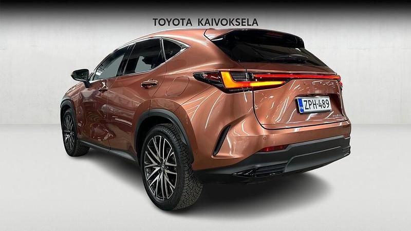 Käytetty Lexus NX450h+ Luxury Line 306 HP (225 kW) 2025 Ruskea Katumaasturi