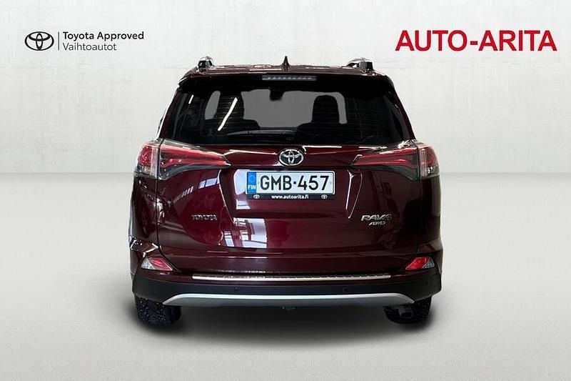 Käytetty Toyota RAV4 Multidrive S 152 HP (111 kW) 2016 Punainen Katumaasturi