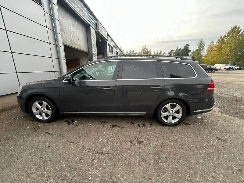 Käytetty VW Passat 140 HP (102 kW) 2013 Hopea / harmaa Farmari