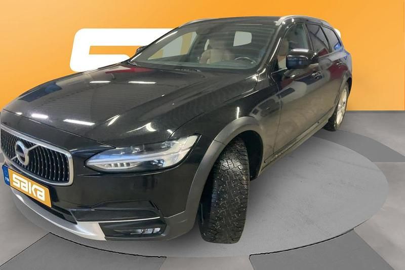 Käytetty Volvo V90 CC Plus 190 HP (139 kW) 2019 Farmari