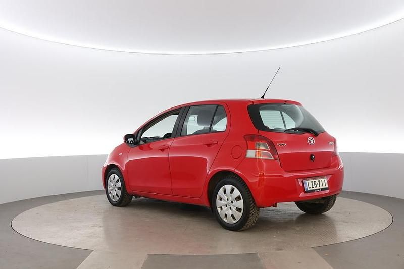 Käytetty Toyota Yaris Sol 101 HP (74 kW) 2010 Viistoperä
