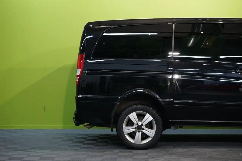 Käytetty Mercedes Viano 163 HP (119 kW) 2011 Musta Tila-auto