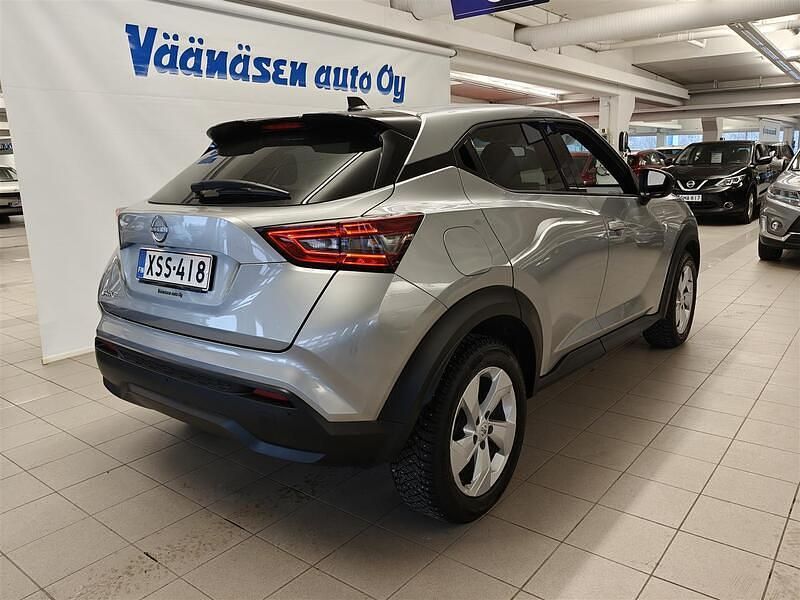 Käytetty Nissan Juke N-Connecta 114 HP (83 kW) 2024 Hopea Katumaasturi