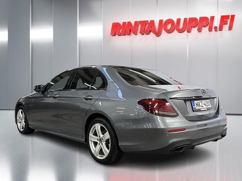 Käytetty Mercedes E220 Business 194 HP (142 kW) 2016 Harmaa Sedan