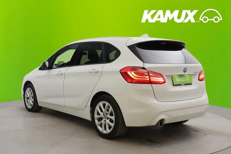 Käytetty BMW 225 Active Tourer 224 HP (164 kW) 2019 Valkoinen Tila-auto