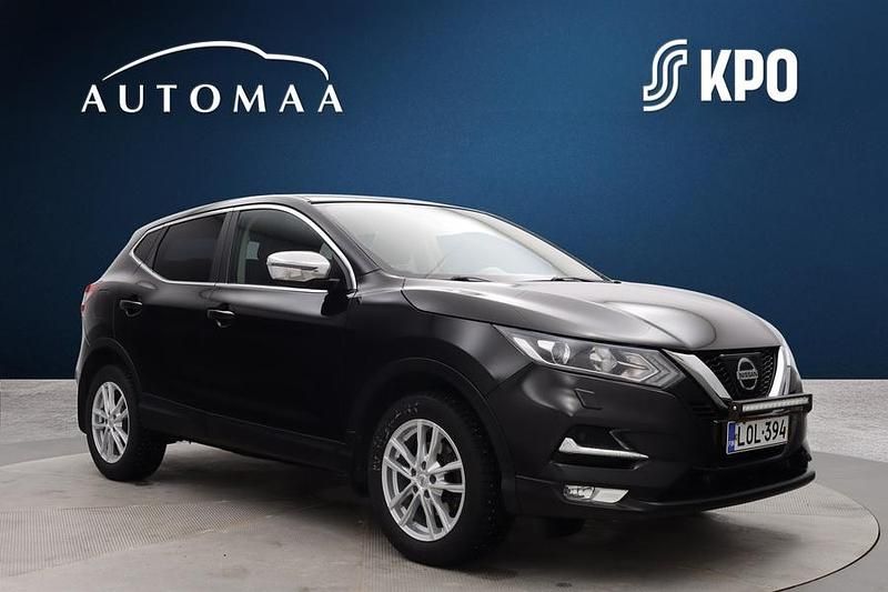Käytetty Nissan Qashqai N-Connecta 116 HP (85 kW) 2018 Musta Katumaasturi