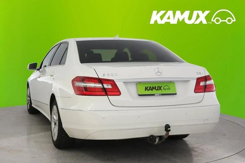 Käytetty Mercedes E200 Business 136 HP (100 kW) 2011 Valkoinen Sedan