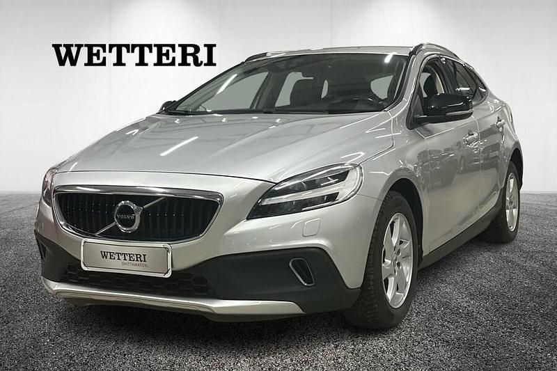 Käytetty Volvo V40 Plus 150 HP (110 kW) 2018 Viistoperä
