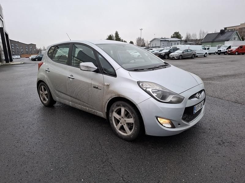 Hopea Käytetty 2011 Hyundai ix20 Premium Viistoperä | 5 800 € - Kuva 1/4