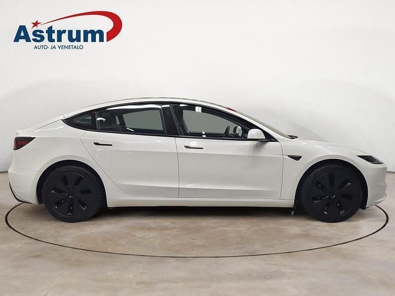 Käytetty Tesla Model 3 Long Range AWD 258 kW (351 HP) 2025 Valkoinen Sedan
